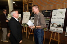 [FOTO] Wystawa prac magisterskich studentów kierunku architektura w Podziemnej Trasie Turystycznej