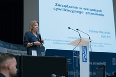 Prof. dr hab. E. Mączyńska,